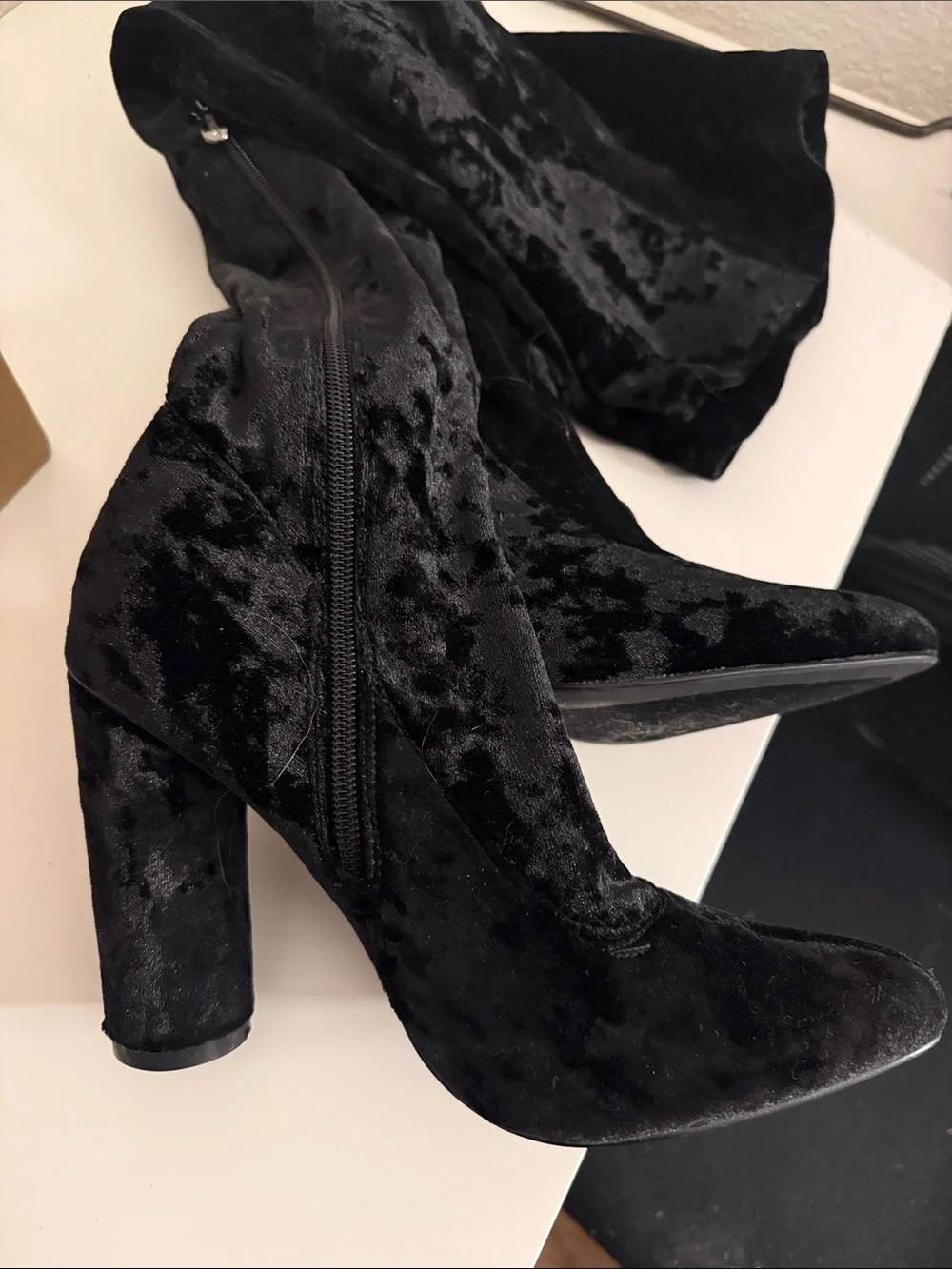 N/A sleek black